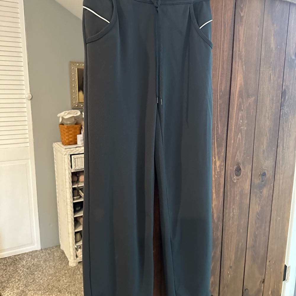 Danskin navy blue pants with pockets